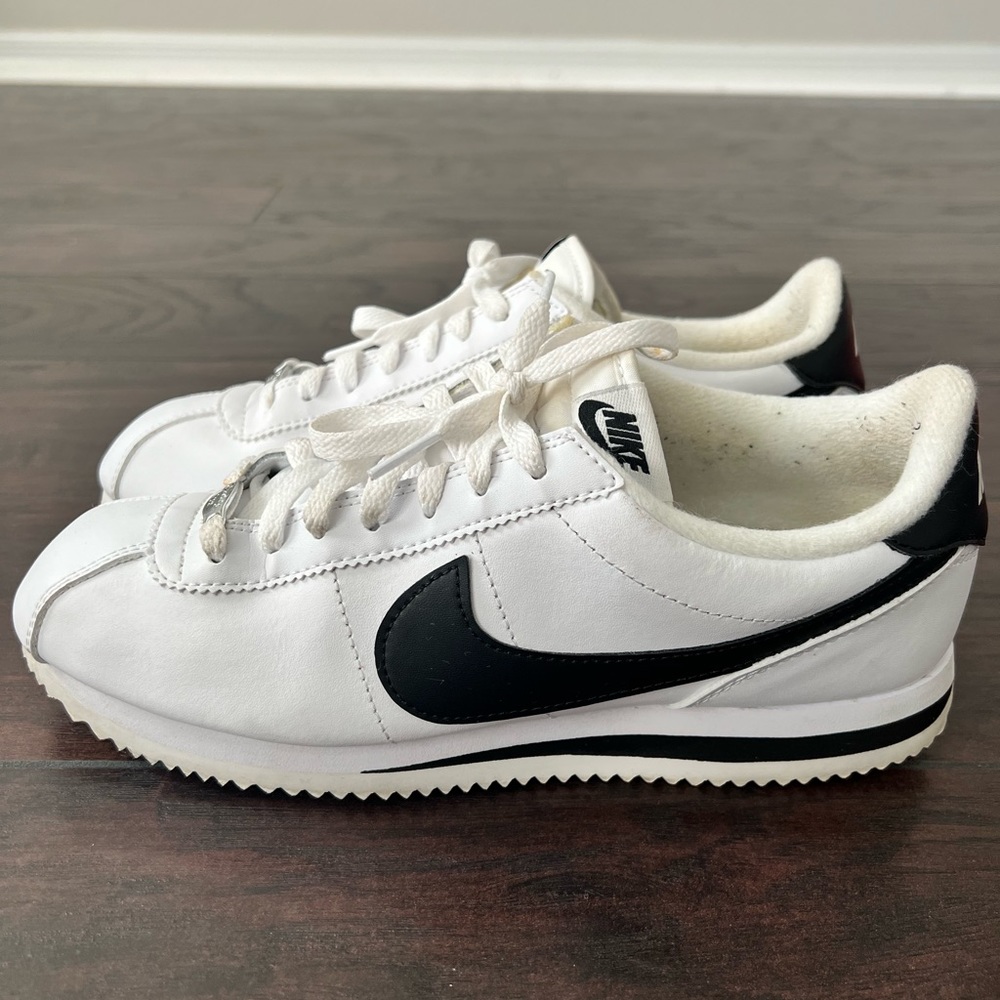 Nike Cortez- Size 8